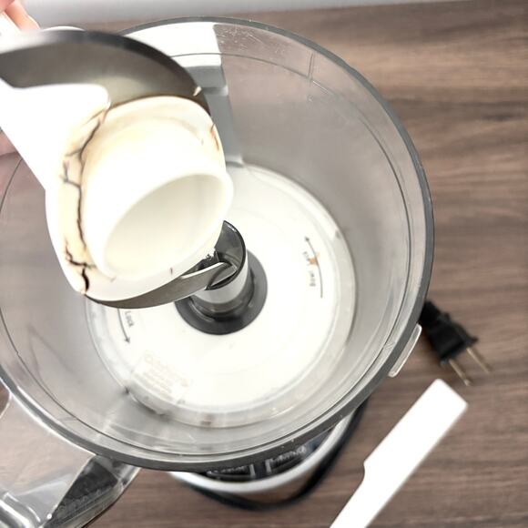 Cuisinart Mini-Prep Plus Food Processor - With Spatula - Cracked Blade Housing - Picture 3 of 3